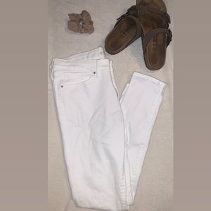White Levi jeans